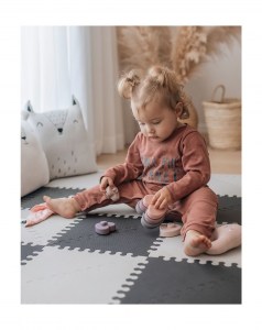  משטח פעילות פאזל אפור שמנת